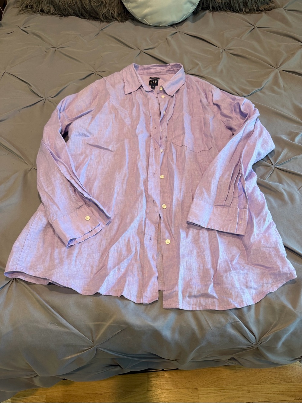 Gap Women’s Lavender Button-Up Shirt